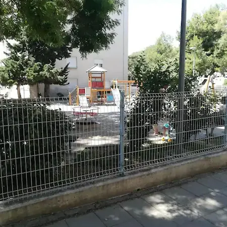 Friendly Well Located Family - Two Bedroom Apartman *