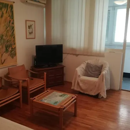 Friendly Well Located Family - Two Bedroom アパート スプリト