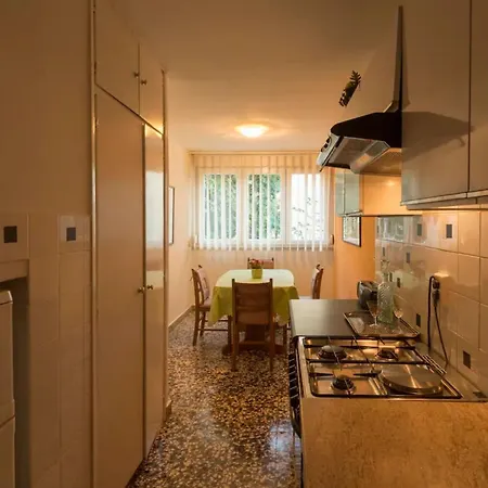 Friendly Well Located Family - Two Bedroom *