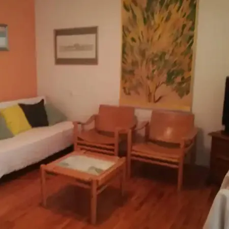 Apartment Friendly Well Located Family - Two Bedroom *
