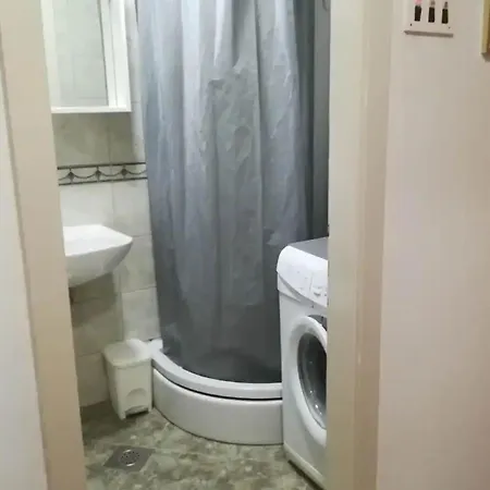 Friendly Well Located Family - Two Bedroom *